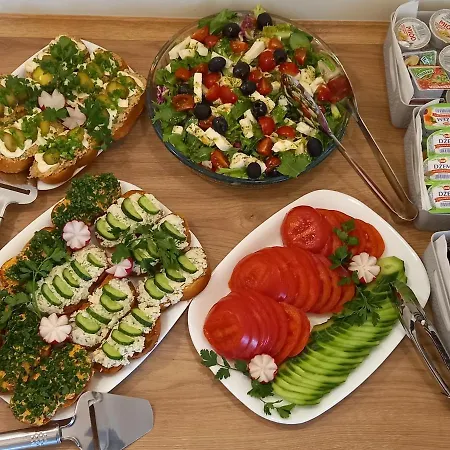 ベッド・アンド・ブレックファスト House