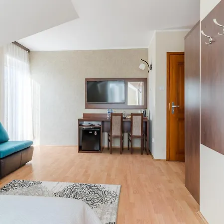 Green House Ustka Rowery, Parking W Cenie,Blisko Tarasy Eurovelo 10!!! 3* Ustka