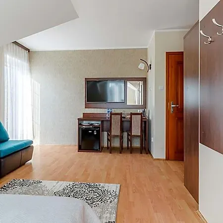 House Rowery, Parking W Cenie,blisko Tarasy Eurovelo 10!!! 3*