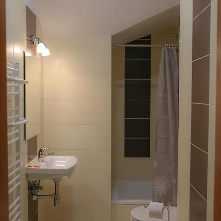 Bed & Breakfast Green House 3*