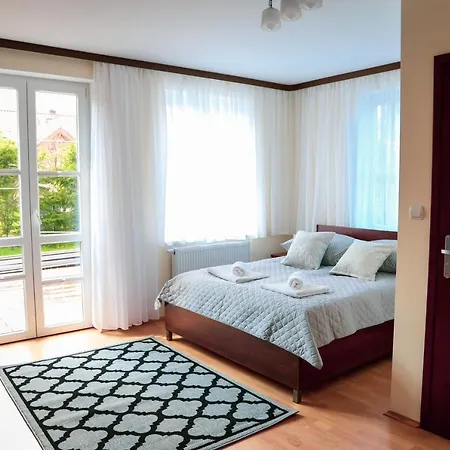 House לינה וארוחת בוקר