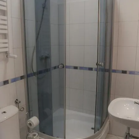 ベッド・アンド・ブレックファスト House