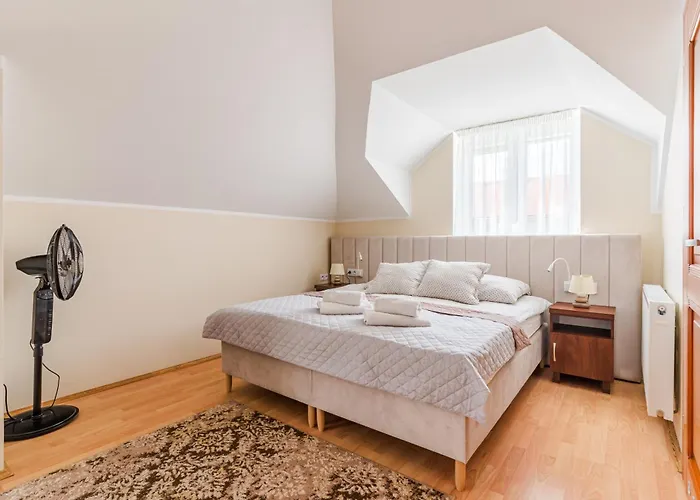 Bed & Breakfast House