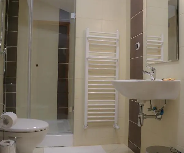 Bed & Breakfast House 3*